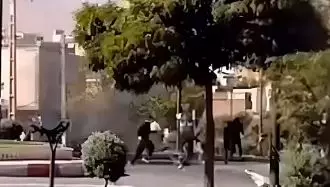 تظاهرات و جنگ و گریز در سنندج