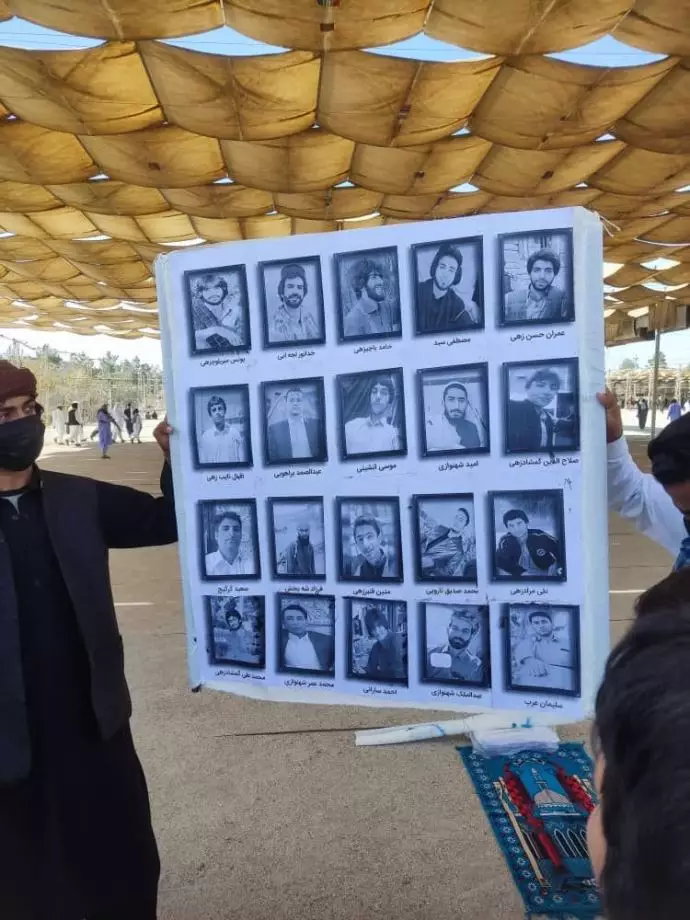 زاهدان - جوانان دلیر با دست گرفتن تصاویر شهیدان جمعه خونین زاهدان برای ادامه راهشان با آنها تجدید عهد کردند - ۲۰آبان