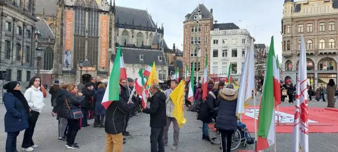 -هلند - آکسیون ایرانیان آزاده و هواداران سازمان مجاهدین در همبستگی با قیام سراسری مردم ایران - ۲۰آبان - 7