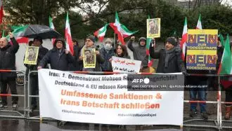 تظاهرات هواداران شورای ملی مقاومت ایران در مقابل سفارت ایران در برلین