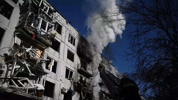 موشکباران یک ساختمان در اوکراین