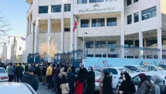 تجمع اعتراضی مالباختگان کینگ مانی جلوی وزارت صمت خراسان
