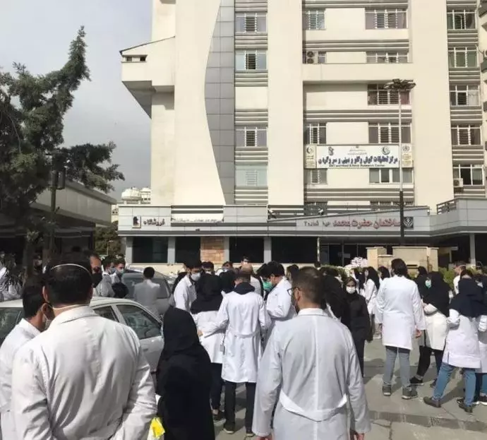 سومین روز اعتصاب کارورزان دانشگاه علوم پزشکی ایران - 2