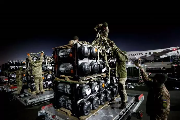 انتقال تسلیحات و مهمات کمکی به اوکراین