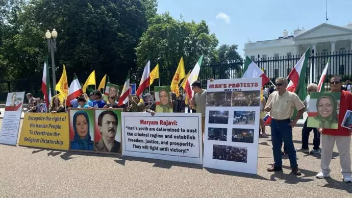 تظاهرات ایرانیان آزاده در حمایت از قیام مردم ایران در مقابل کاخ سفید
