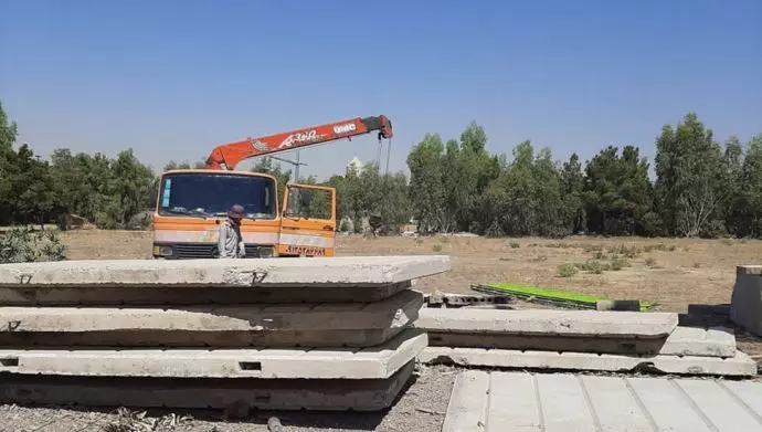 حصارکشی جدید با دیوارهای بتونی و نصب دوربین اطراف خاوران