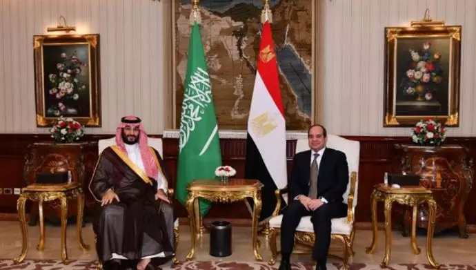 عبدالفتاح السیسی، رئیس‌جمهور مصر و محمد بن سلمان، ولیعهد عربستان سعودی