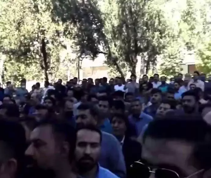-اعتصاب و تظاهرات کسبه و بازاریان در اراک، فسا، شیراز و ایلام - 0