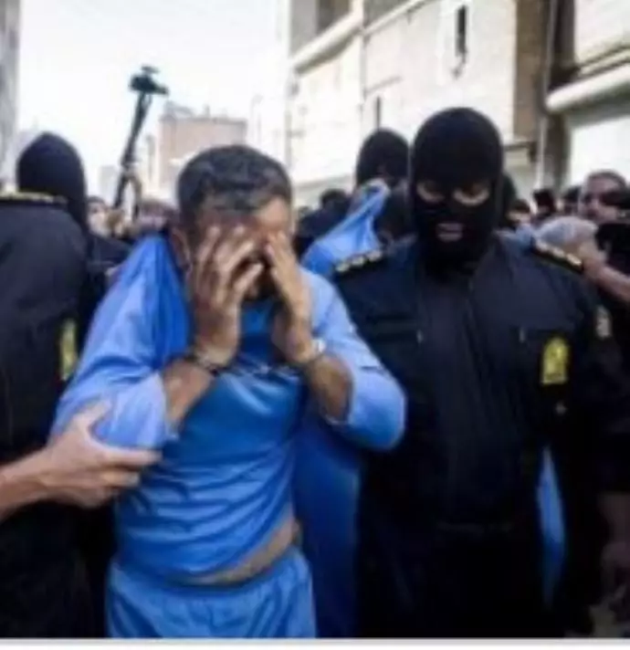 گرداندن متهمان در خیابانهای تهران توسط نیروی سرکوبگر انتظامی