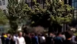 تجمع اعتراضی کامیون‌داران در جلو اداره راهداری، تهران