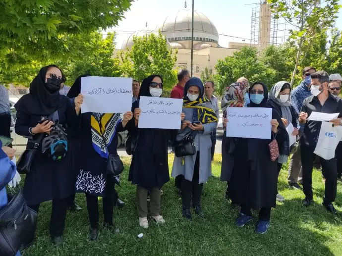 تجمع اعتراضی معلمان در زنجان - 0