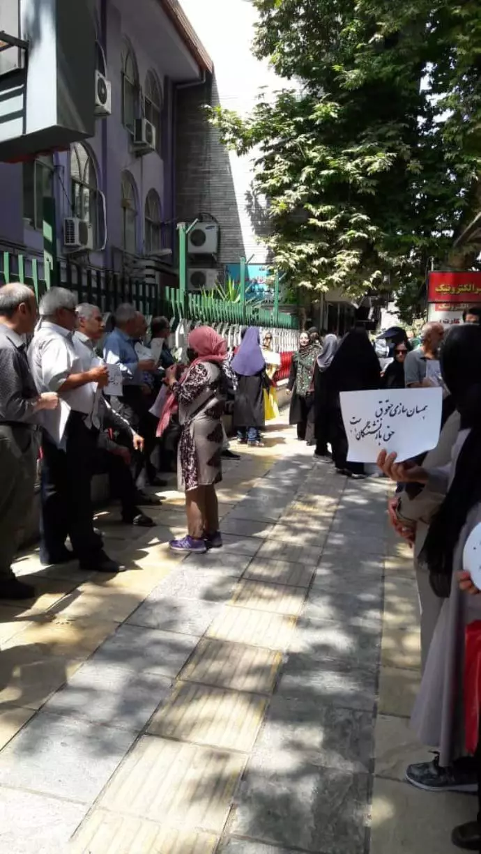 تجمع اعتراضی معلمان در ساری - 0