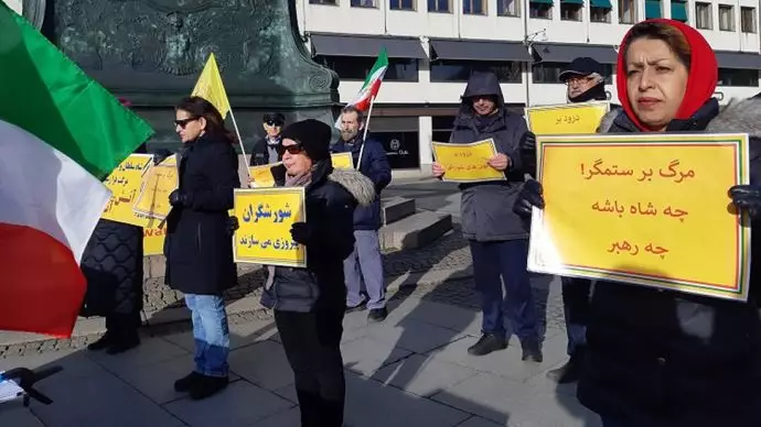 تظاهرات ایرانیان ازاده در کانادا - مرگ بر ستمگر چه شاه باشه چه رهبر
