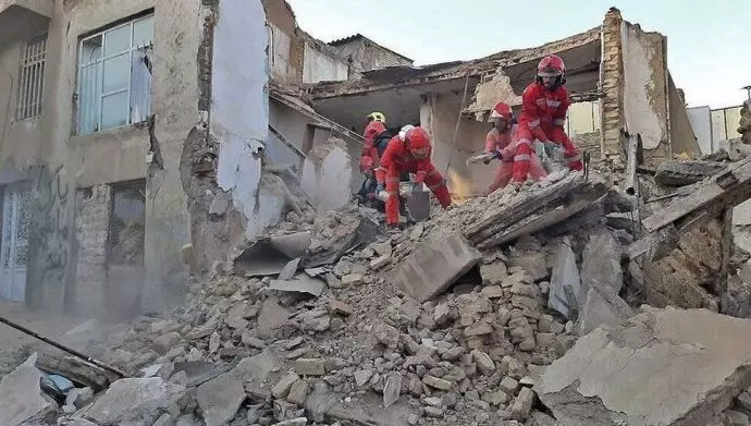 ریزش ساختمان چهار طبقه در کرمانشاه