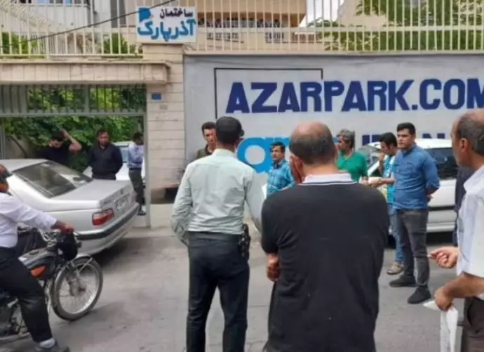 -تجمع اعتراضی کارکنان شرکت آذرپارک تبریز