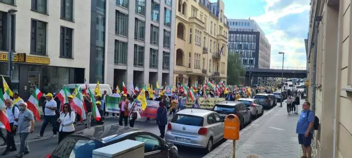 -آغاز راهپیمایی و تظاهرات ایرانیان آزاده در برلین - اول مرداد - 2