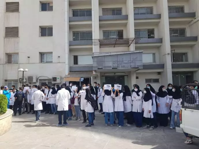 -تجمع و اعتصاب اینترنهای پزشکی دانشگاه علوم پزشکی ایران - 0