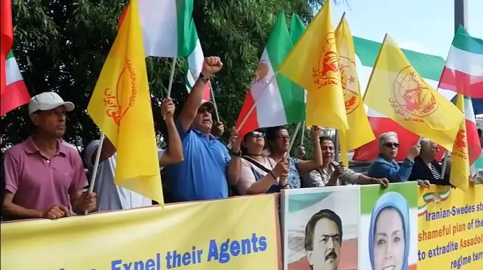 -تحصن ایرانیان آزاده در استکهلم سوئد در برابر سفارت بلژیک علیه توافق شرم‌آور - 0