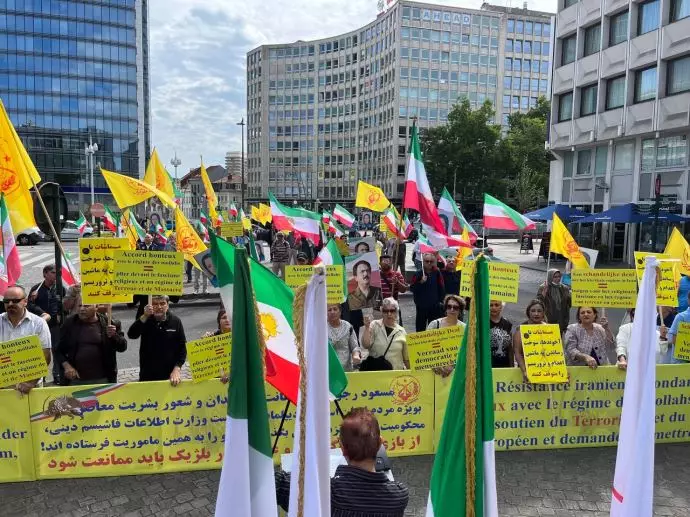تظاهرات ایرانیان آزاده و اشرف‌نشانها در برابر پارلمان بروکسل - 3