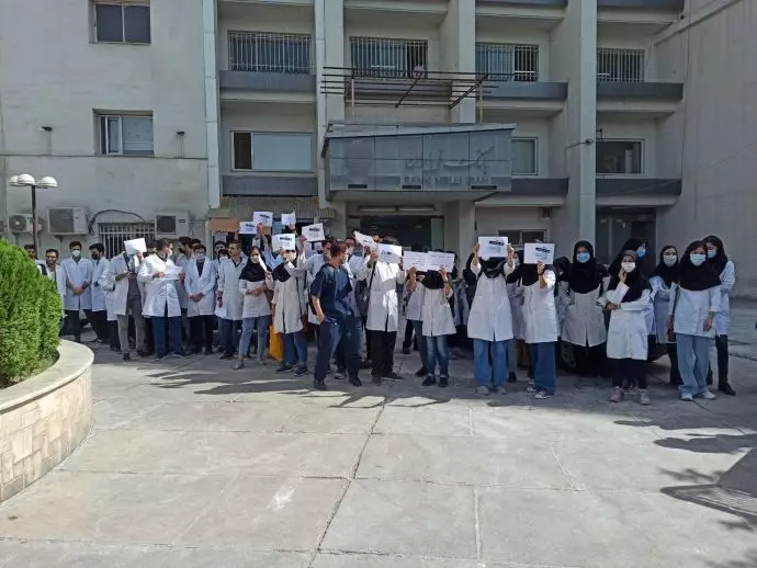 -تجمع و اعتصاب اینترنهای پزشکی دانشگاه علوم پزشکی ایران - 1