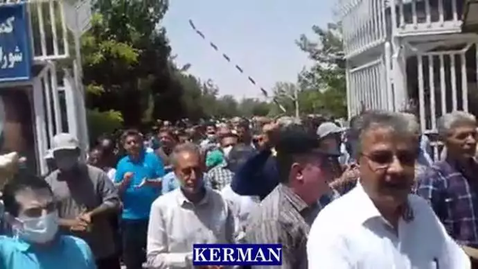 تظاهرات بازنشستگان در ۱۰ استان - 2