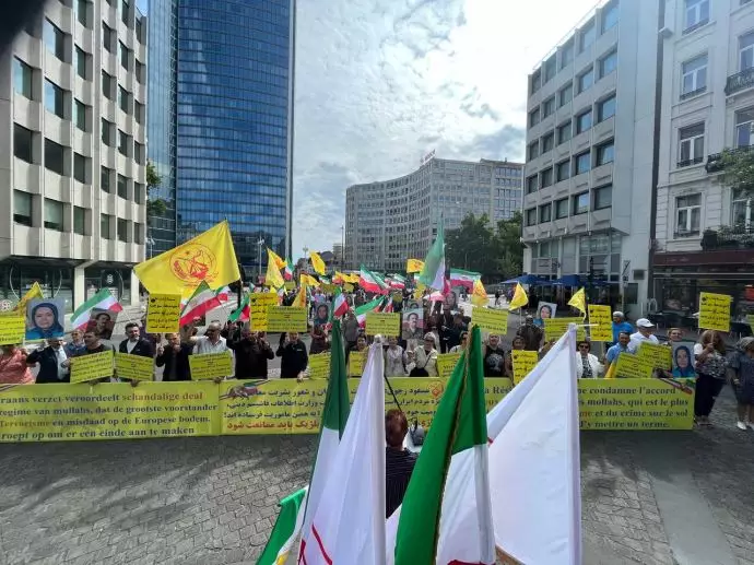 تظاهرات ایرانیان آزاده و اشرف‌نشانها در برابر پارلمان بروکسل - 4