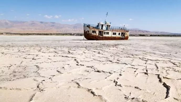خشک شدن دریاچه ارومیه 