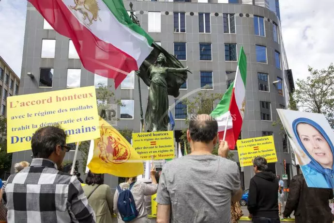 انعکاس تصویری آسوشیتدپرس از تظاهرات ایرانیان آزاده و اشرف‌نشانها در برابر پارلمان بروکسل - 0