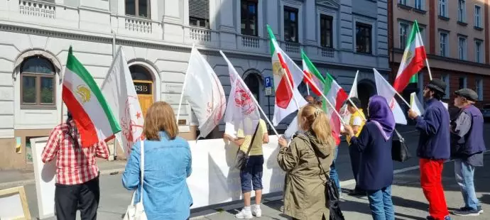 آکسیون اعتراضی ایرانیان آزاده در اسلو علیه معامله ننگین دولت بلژیک با رژیم آخوندی - ۱۵تیرماه