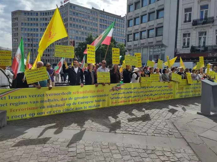 تظاهرات ایرانیان آزاده و اشرف‌نشانها در برابر پارلمان بروکسل - 2