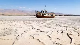 خشک شدن دریاچه ارومیه