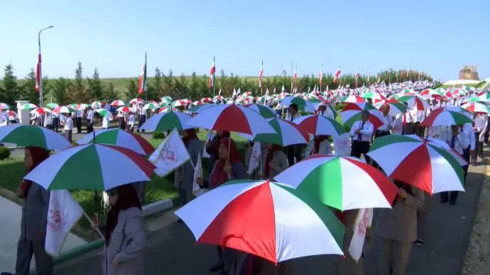 تجمع مجاهدین در اشرف۳ همزمان با تظاهرات ایرانیان آزاده در کشورهای مختلف جهان