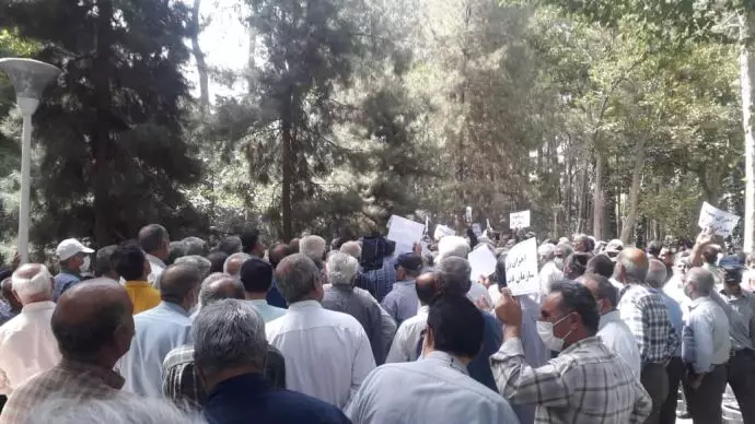 -تجمع اعتراضی بازنشستگان تأمین اجتماعی در اصفهان - 1