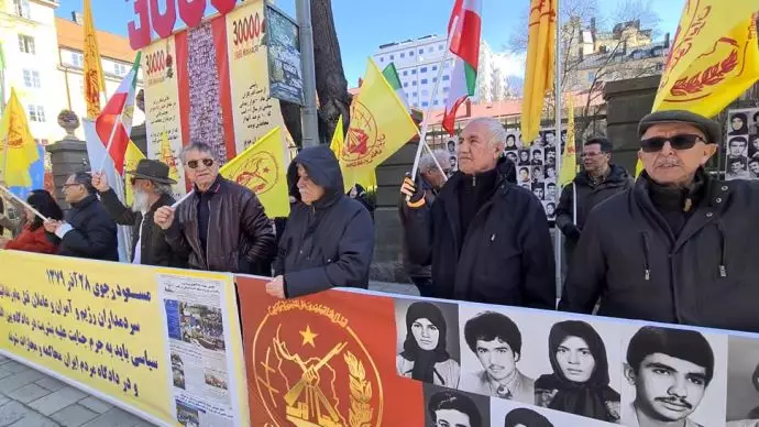 آکسیون ایرانیان‌ آزاده در سوئد برای دادخواهی قتل عام شدگان سال ۶۷