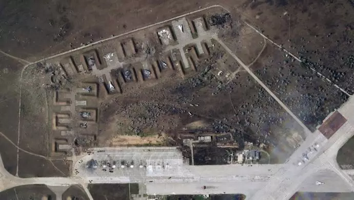 انهدام جتهای جنگنده روسیه در پایگاه هوایی ساکی در کریمه