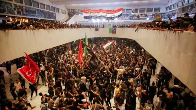 اشغال پارلمان عراق توسط معترضان عراقی