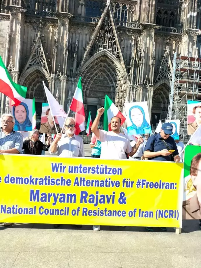 آکسیون ایرانیان آزاده و هواداران سازمان مجاهدین در کلن آلمان در گرامی‌داشت سالگرد قتل‌عام شدگان سال - 0