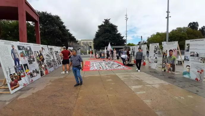 نمایشگاه قتل عام شدگان سال ۶۷ در میدان تاسیون ژنو