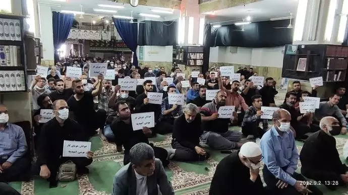 -اعتراض جوانان بیکار امیدیه در نماز جمعه - 4