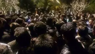 تجمع اعتراضی دانشجویان کوی دانشگاه تهران