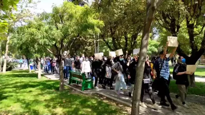 تظاهرات دانشجویان دانشگاه تربیت مدرس در حمایت از قیام سراسری - چهارم مهر