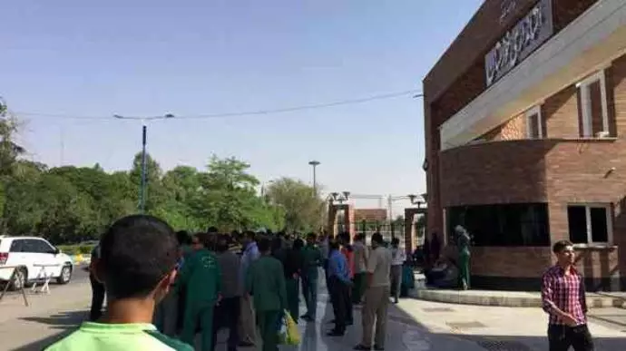 -تجمع اعتراضی کارگران شهرداری زاهدان