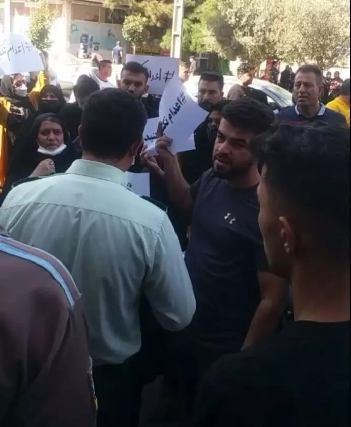 -تجمع اعتراضی خانواده‌های زندانیان محکوم به اعدام زندان مرکزی کرج و قزالحصار - 2