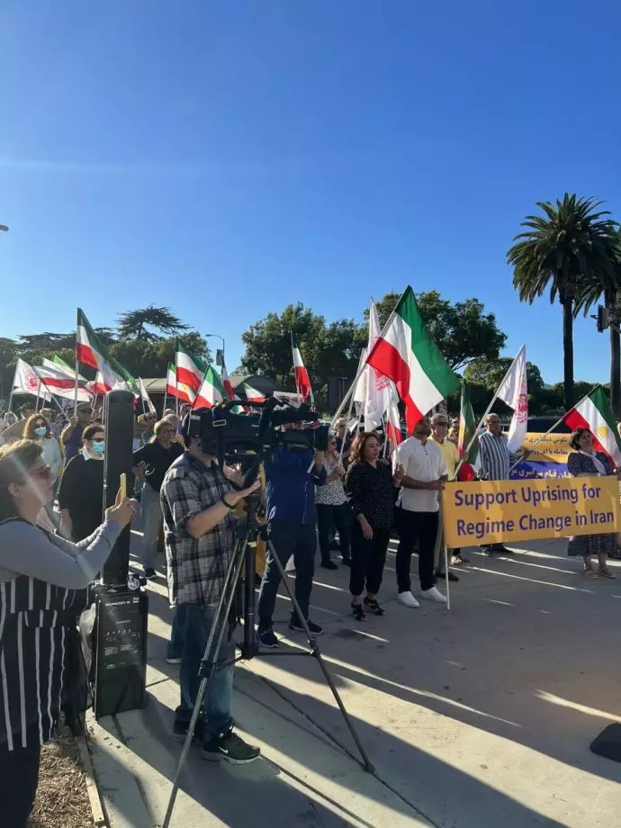 برگزاری آکسیون ایرانیان آزاده در لس‌آنجلس در حمایت از قیام سراسری