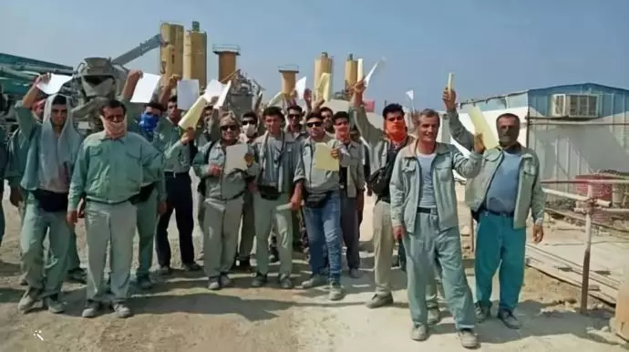 کارکنان صنعت نفت ایران