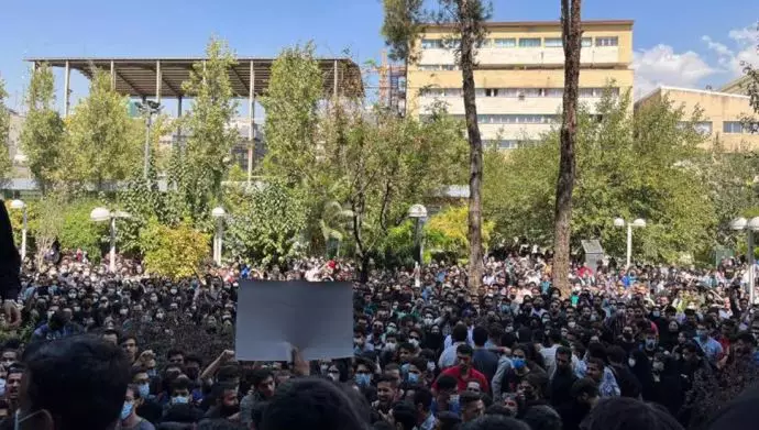 تظاهرات دانشجویان امیرکبیر در اعتراض به‌قتل مهسا امینی