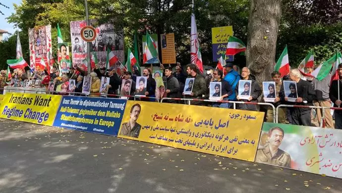 آکسیون ایرانیان آزاده و هواداران مجاهدین در برلین و در حمایت از قیام سراسر مردم ایران