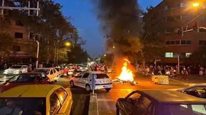 تصویری از تظاهرات و قیام سراسری مردم ایران