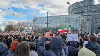 تظاهرات ایرانیان در مقابل پارلمان اروپا برای لیست‌گذاری سپاه پاسداران