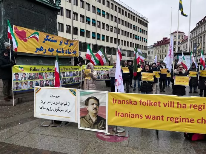 آکسیون ایرانیان آزاده در یوتوبوری در حمایت از قیام سراسری-۸بهمن ۱۴۰۱ - 1